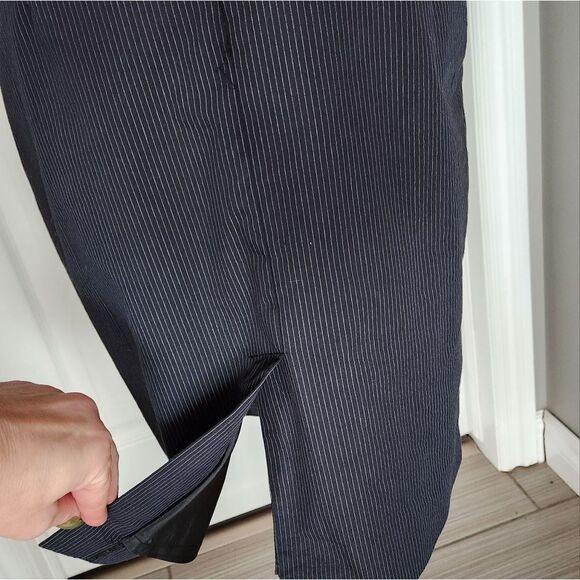 Suzy Shier Navy Pinstripe skirt suit - jacket is a 5/6 and Skirt is a size 0 - Picture 11 of 15